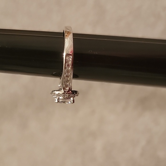 Halo Ring - Picture 6 of 11